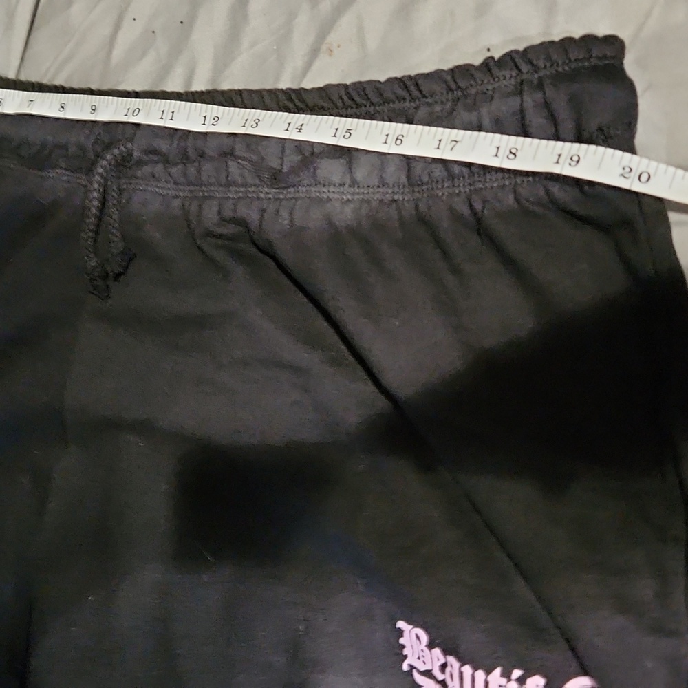 Beautiful Disaster Shorts - Picture 5 of 6